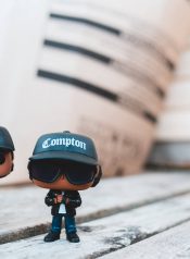 pexels-erik-mclean-5455706