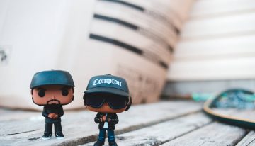 pexels-erik-mclean-5455706